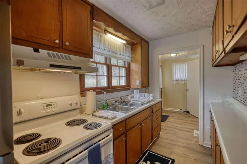 1697 County Line Ext Mansfield, GA 30055