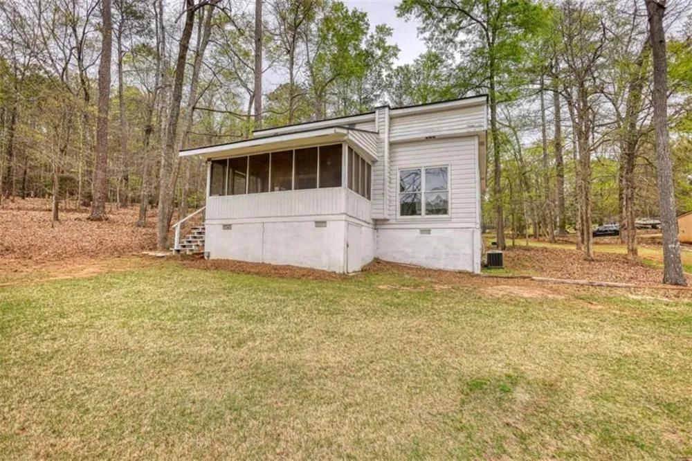 1697 County Line Ext Mansfield, GA 30055