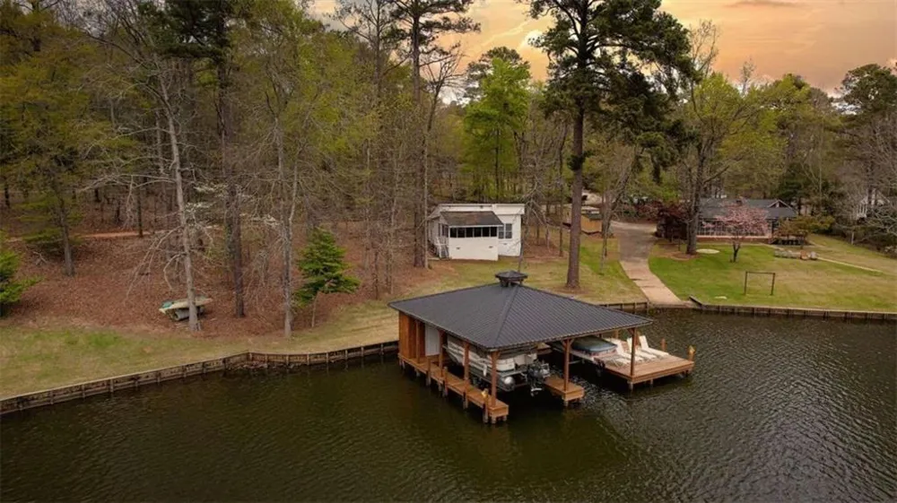 1697 County Line Ext Mansfield, GA 30055