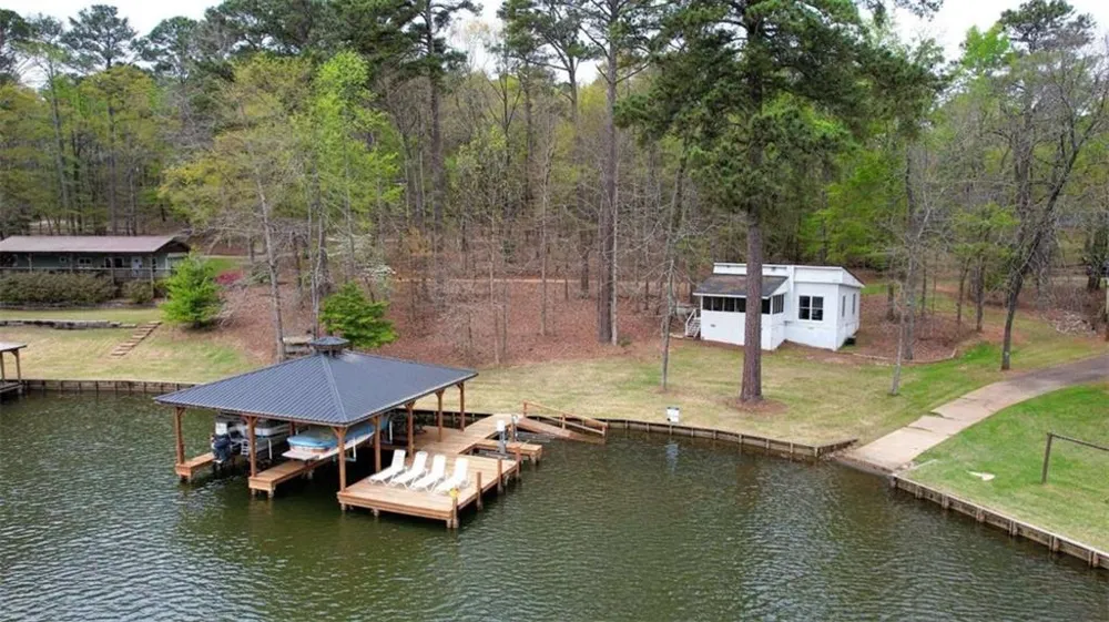 1697 County Line Ext Mansfield, GA 30055