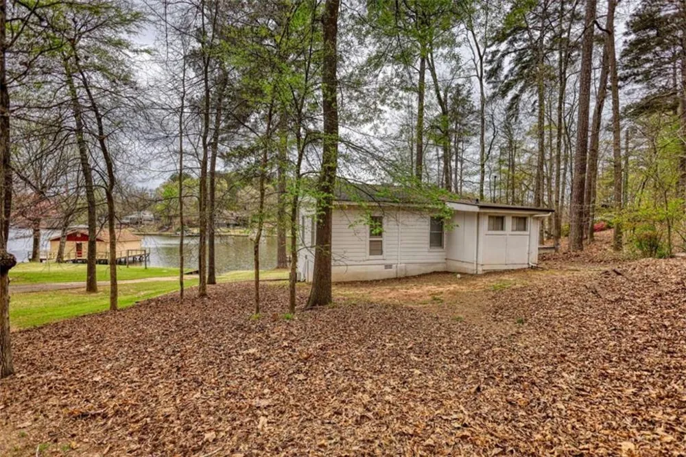 1697 County Line Ext Mansfield, GA 30055