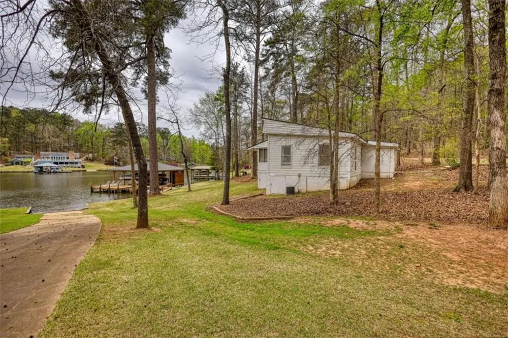 1697 County Line Ext Mansfield, GA 30055