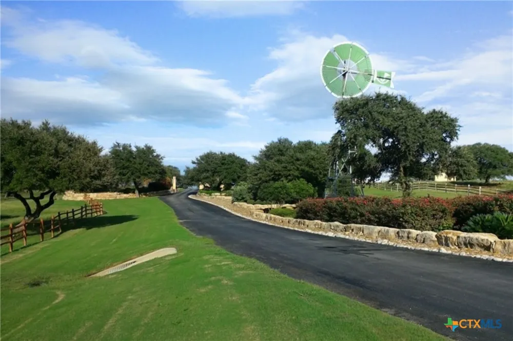 207 Calvin Barrett Blanco, TX 78606