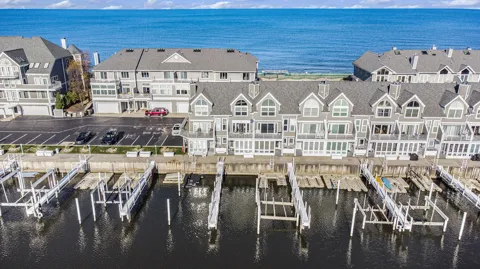 409 Lake Drive #10