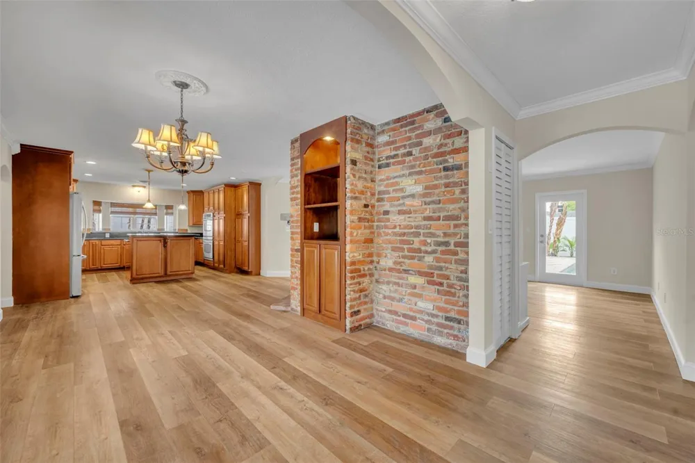 2112 CHIPPEWA TRAIL Maitland, FL 32751