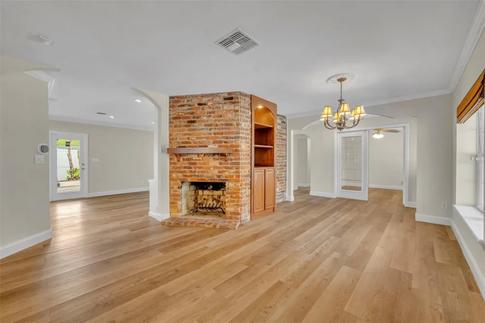 2112 CHIPPEWA TRAIL Maitland, FL 32751