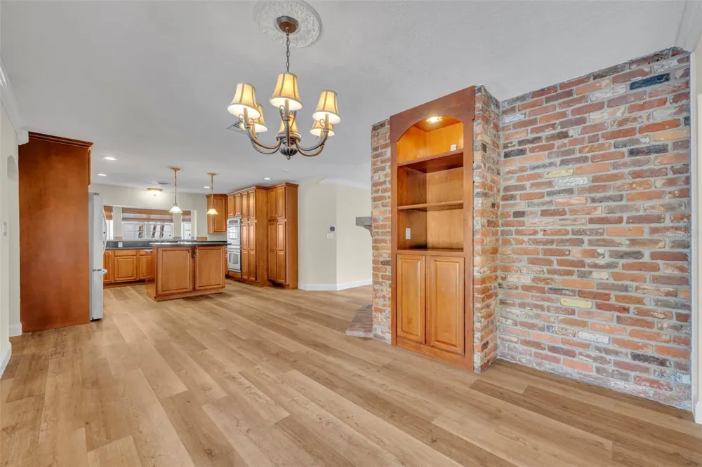 2112 CHIPPEWA TRAIL Maitland, FL 32751