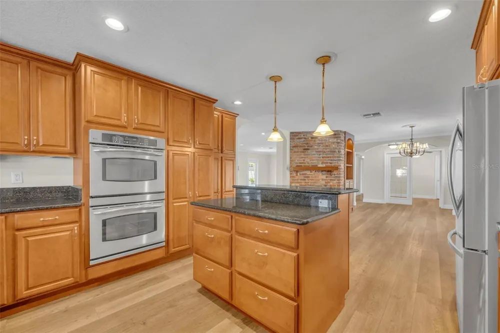 2112 CHIPPEWA TRAIL Maitland, FL 32751
