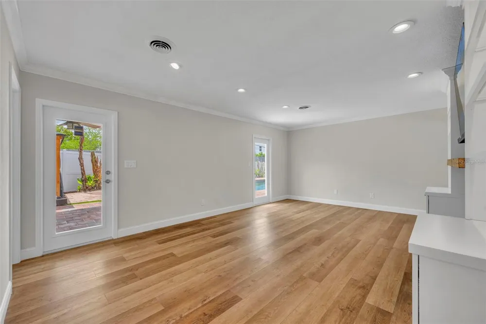 2112 CHIPPEWA TRAIL Maitland, FL 32751