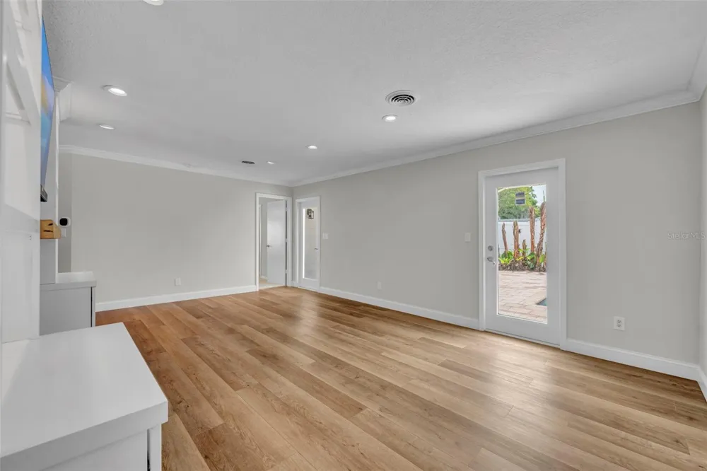 2112 CHIPPEWA TRAIL Maitland, FL 32751