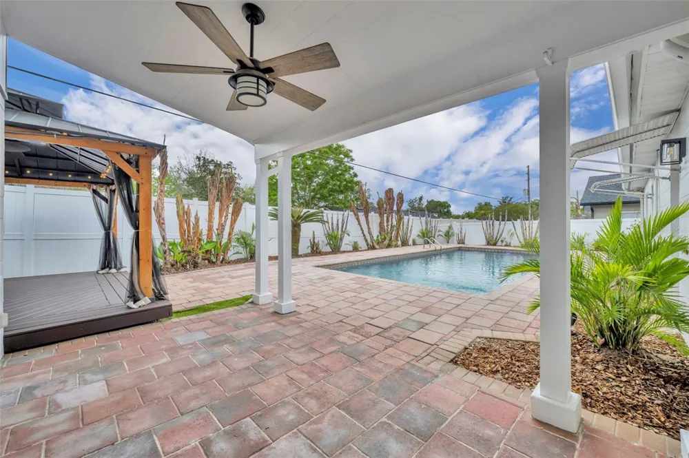 2112 CHIPPEWA TRAIL Maitland, FL 32751