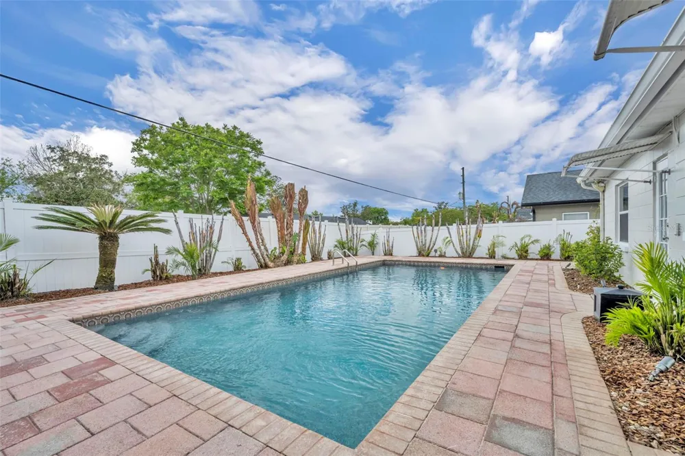 2112 CHIPPEWA TRAIL Maitland, FL 32751