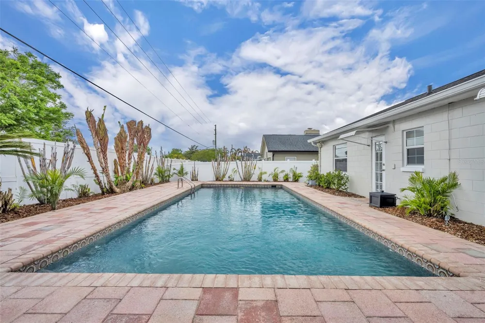 2112 CHIPPEWA TRAIL Maitland, FL 32751