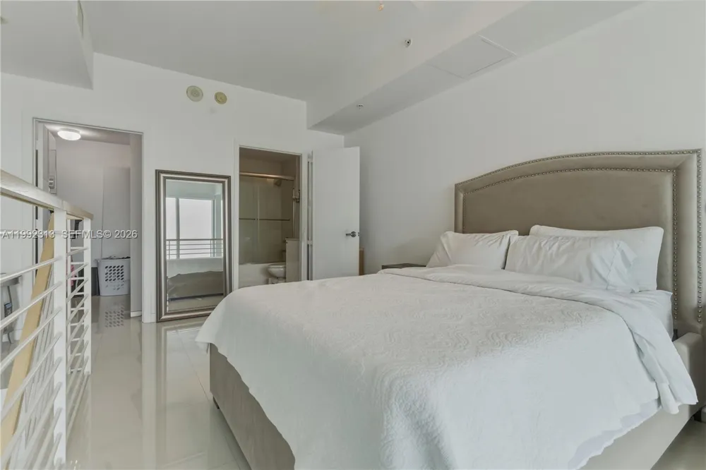 60 SW 13th St #2805 Miami, FL 33130