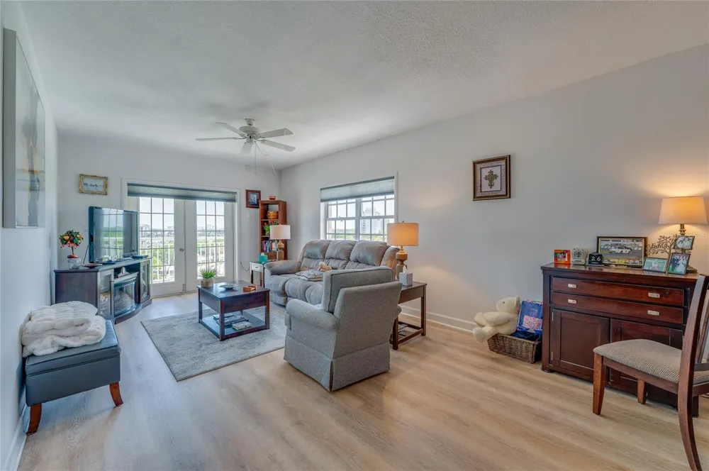 404 S BEACH STREET #230 (604) Daytona Beach, FL 32114