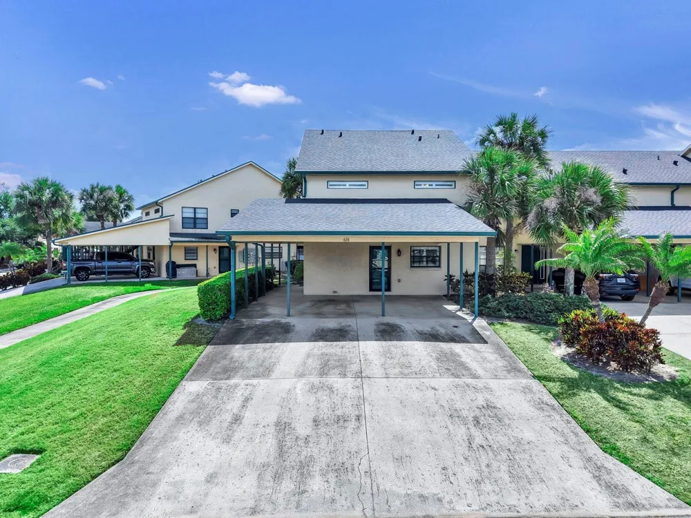 626 YARDARM DRIVE #13 Apollo Beach, FL 33572