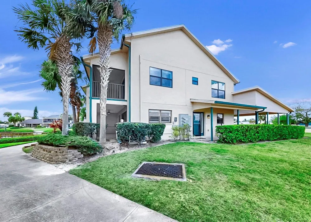 626 YARDARM DRIVE #13 Apollo Beach, FL 33572