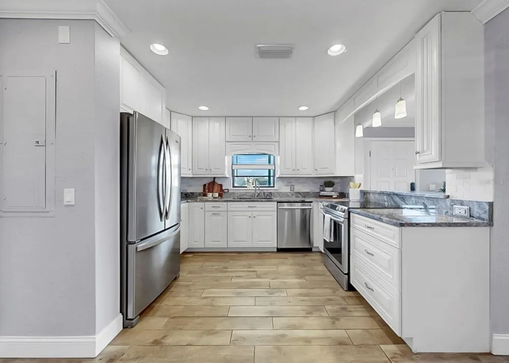 626 YARDARM DRIVE #13 Apollo Beach, FL 33572