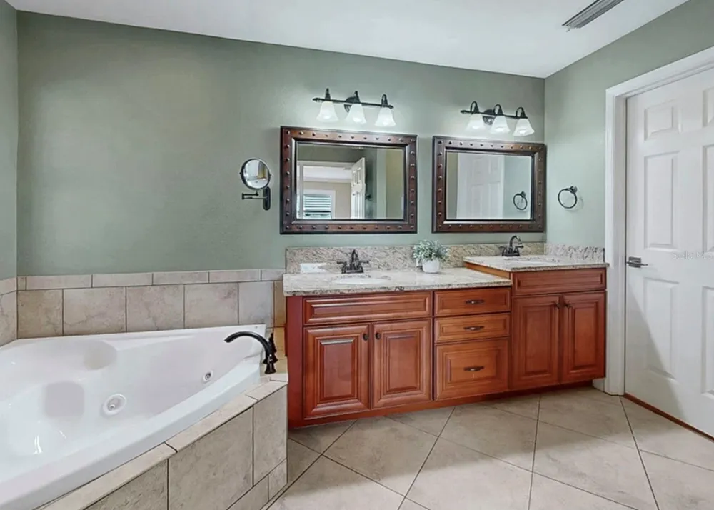 626 YARDARM DRIVE #13 Apollo Beach, FL 33572
