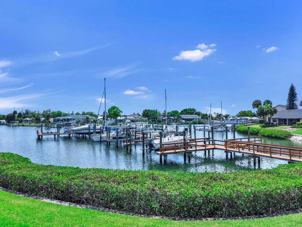 626 YARDARM DRIVE #13 Apollo Beach, FL 33572