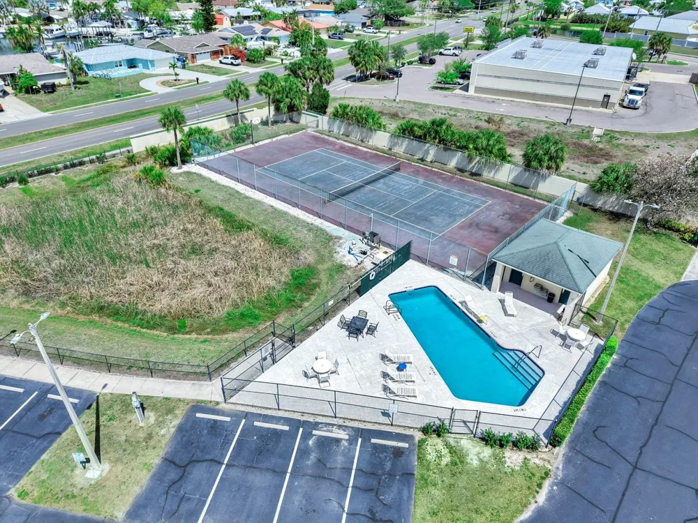 626 YARDARM DRIVE #13 Apollo Beach, FL 33572