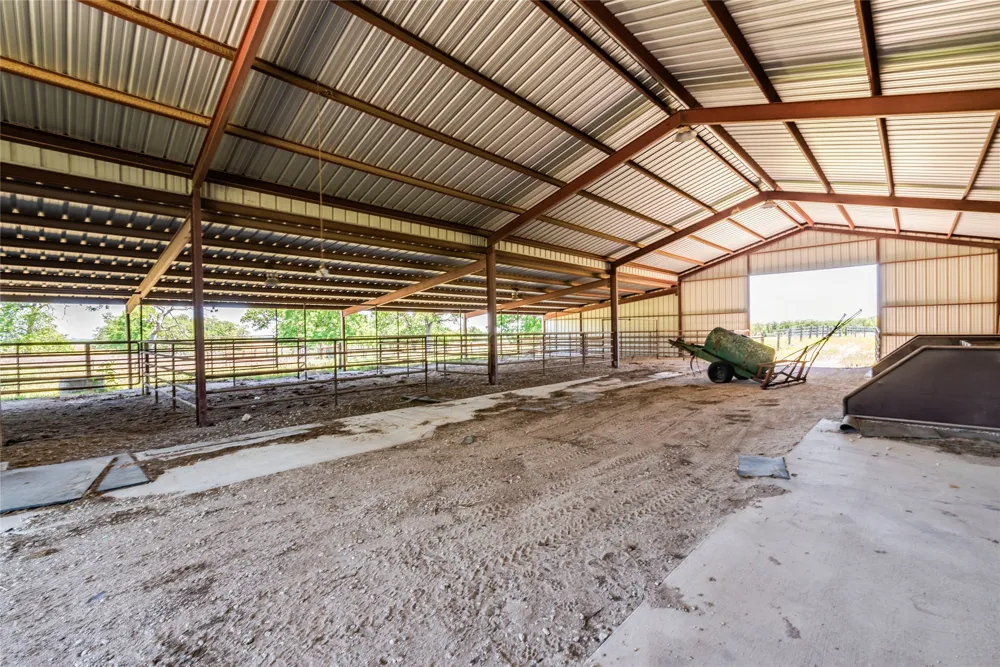 17270 FM 112 Thrall, TX 76578