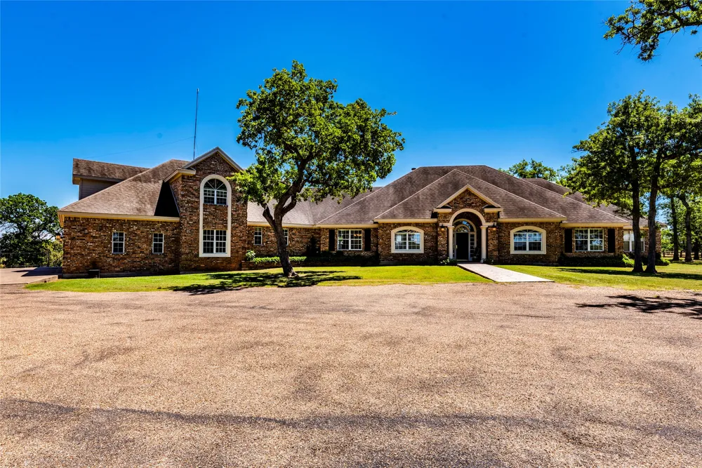 17270 FM 112 Thrall, TX 76578