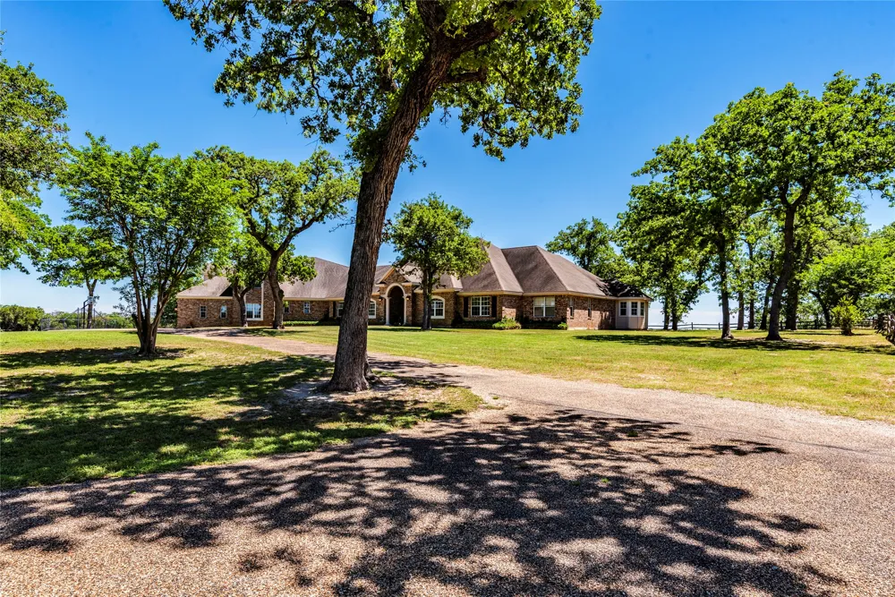 17270 FM 112 Thrall, TX 76578
