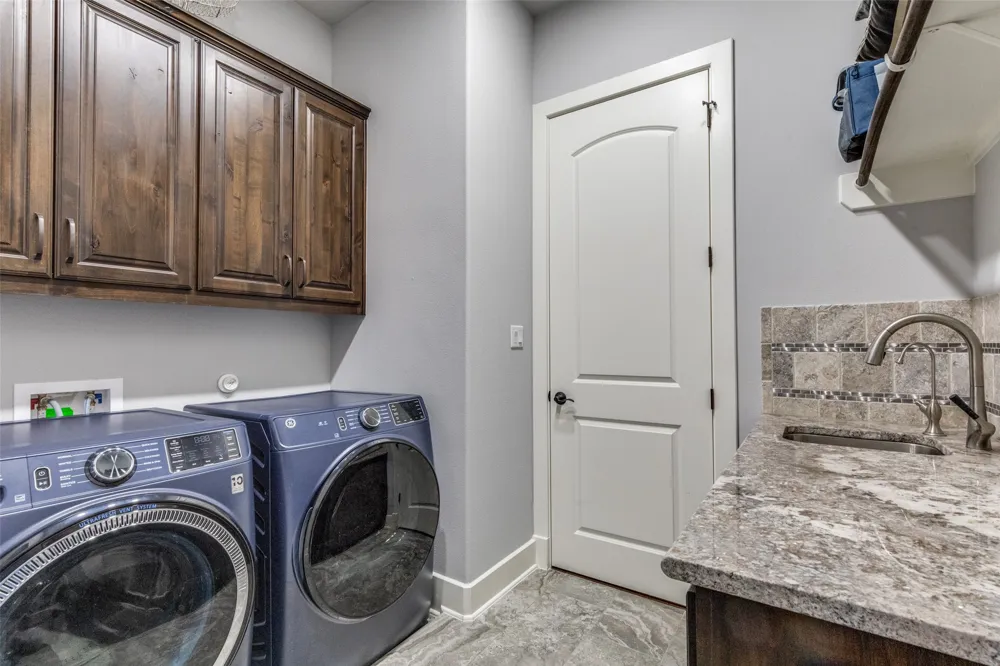 3738 County Road 258 Liberty Hill, TX 78642