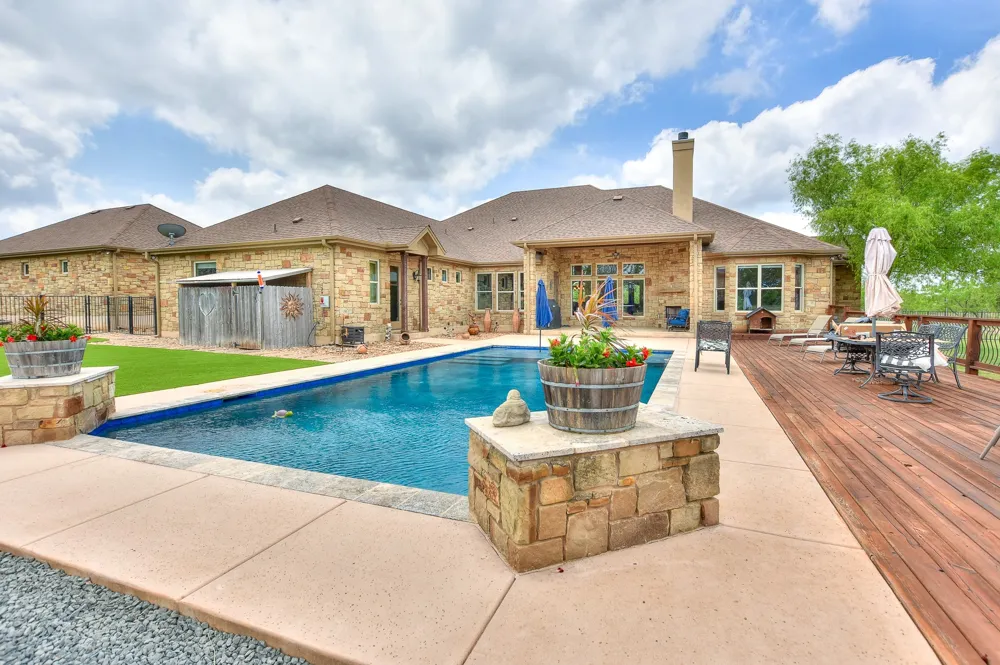 3738 County Road 258 Liberty Hill, TX 78642