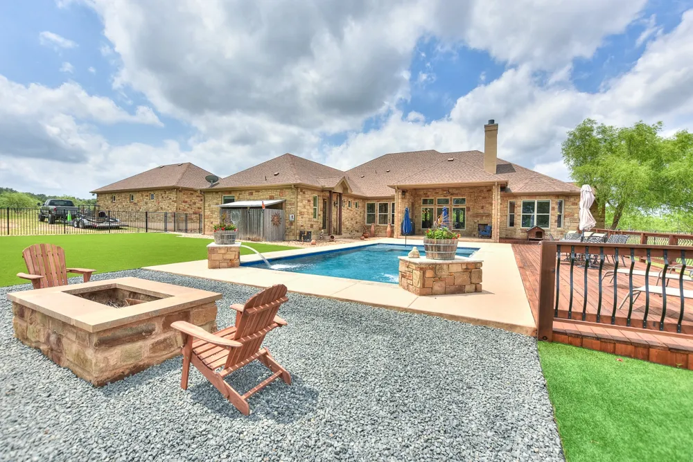3738 County Road 258 Liberty Hill, TX 78642