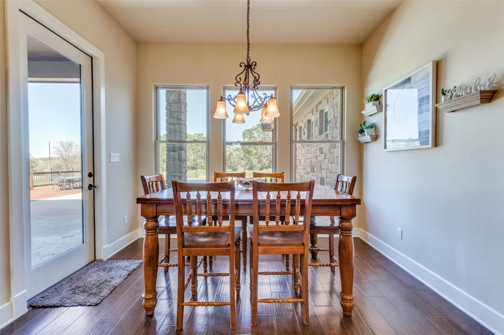 3738 County Road 258 Liberty Hill, TX 78642