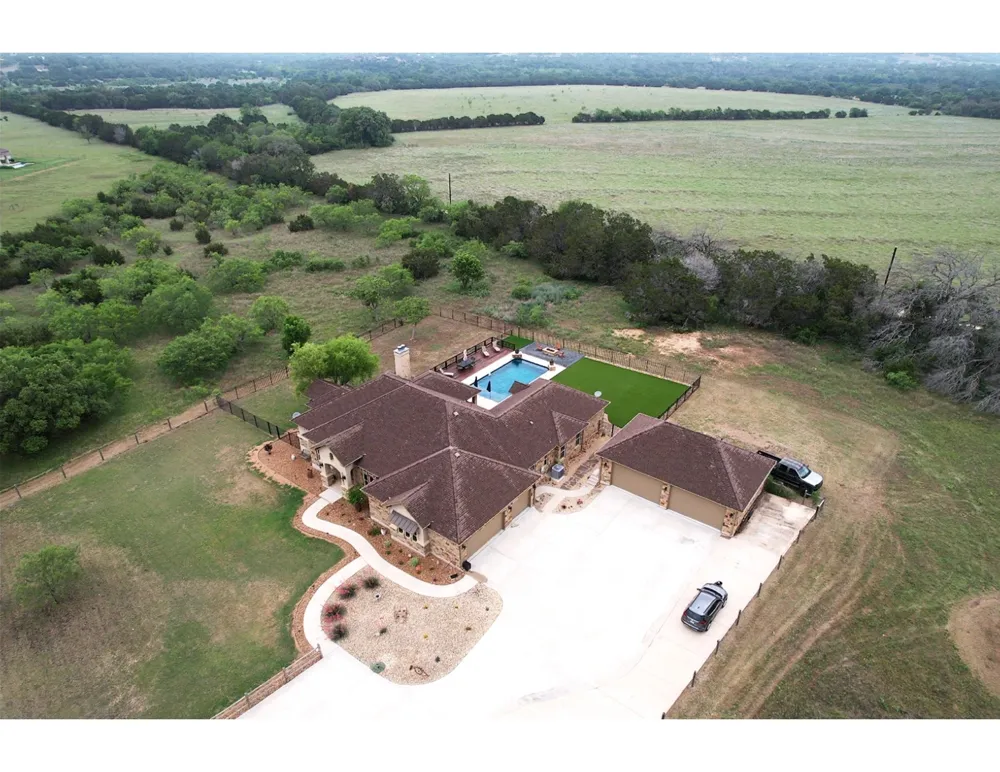 3738 County Road 258 Liberty Hill, TX 78642