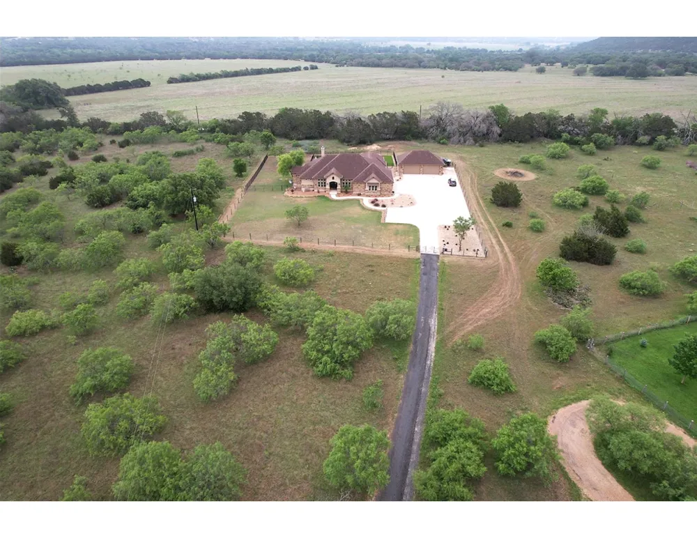 3738 County Road 258 Liberty Hill, TX 78642
