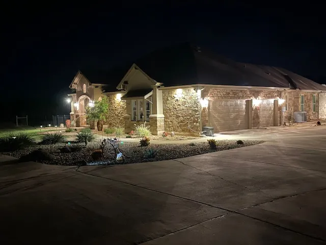 3738 County Road 258 Liberty Hill, TX 78642