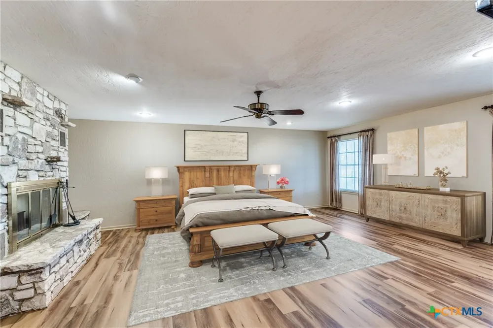 10745 Rosemar Lane Adkins, TX 78101