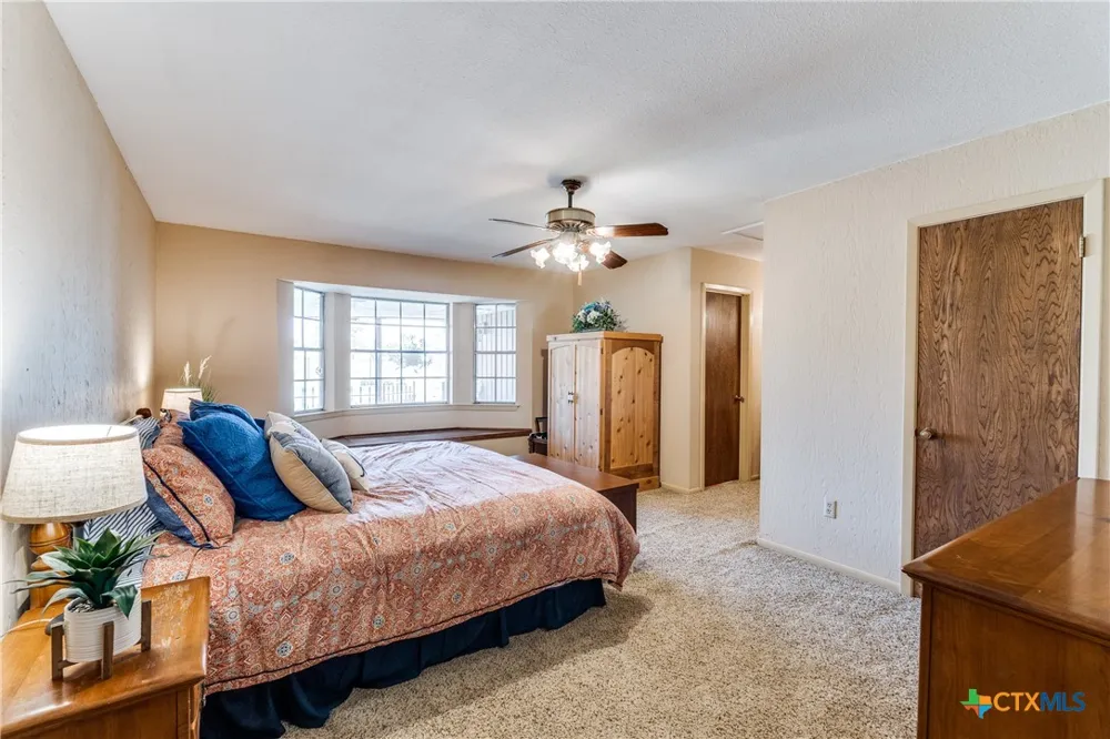 10745 Rosemar Lane Adkins, TX 78101