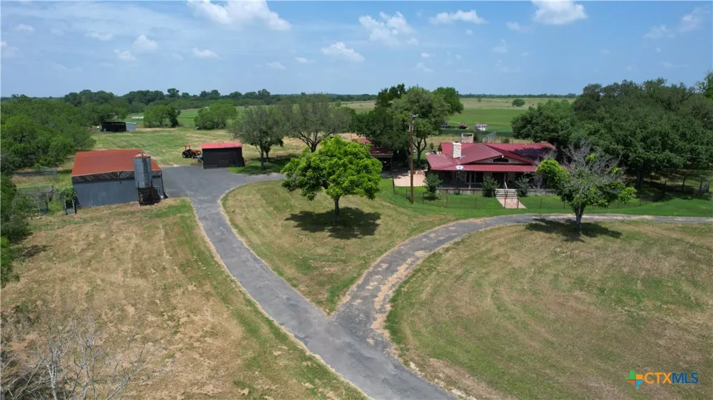 10745 Rosemar Lane Adkins, TX 78101