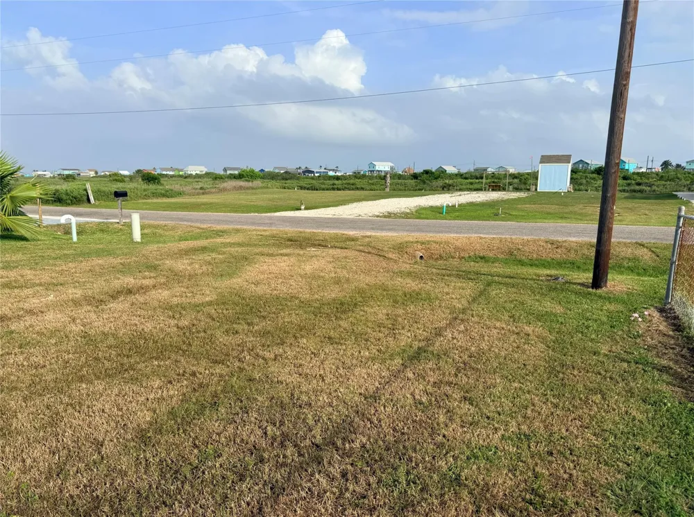 1222 County Road 204 Sargent, TX 77414