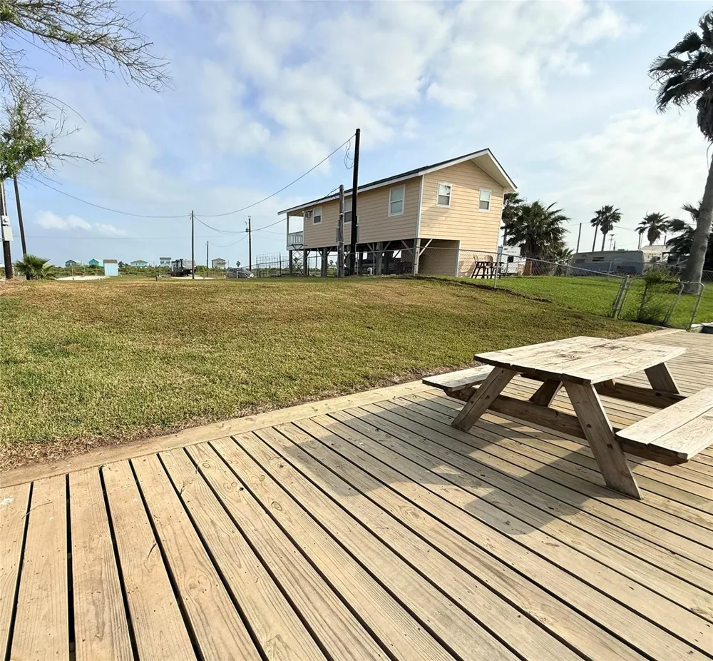 1222 County Road 204 Sargent, TX 77414