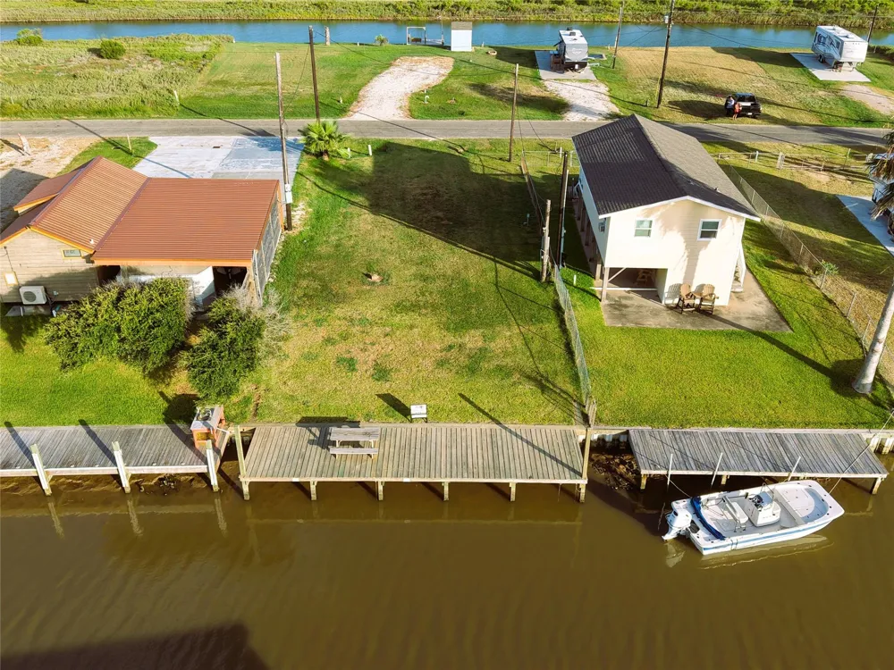 1222 County Road 204 Sargent, TX 77414