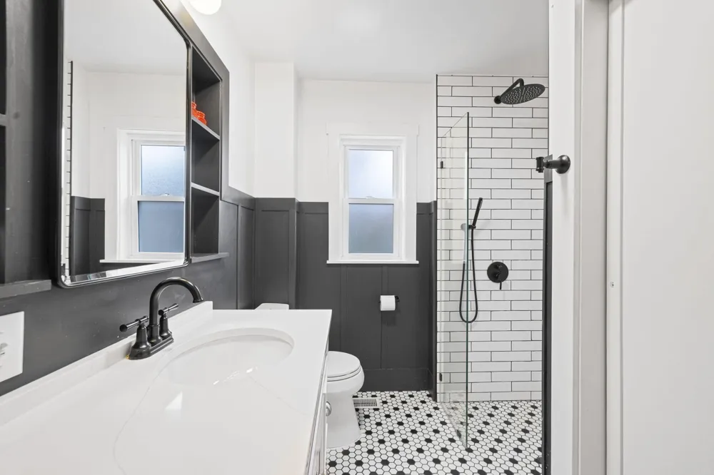 607 Sherwood Avenue Three Oaks, MI 49128