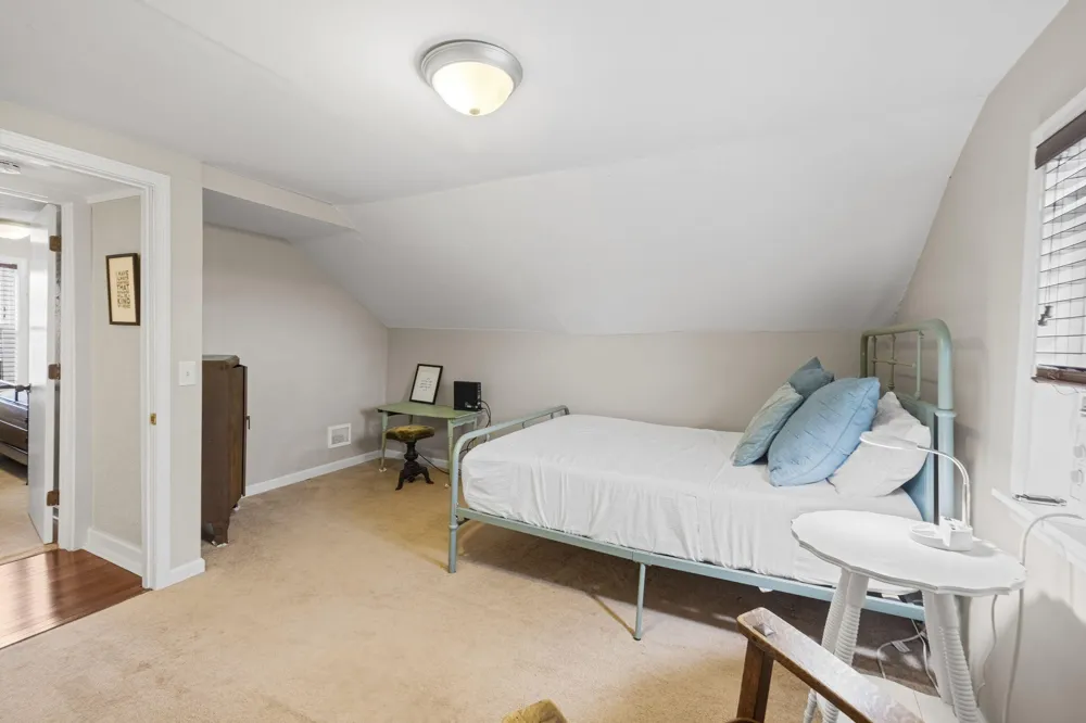 607 Sherwood Avenue Three Oaks, MI 49128