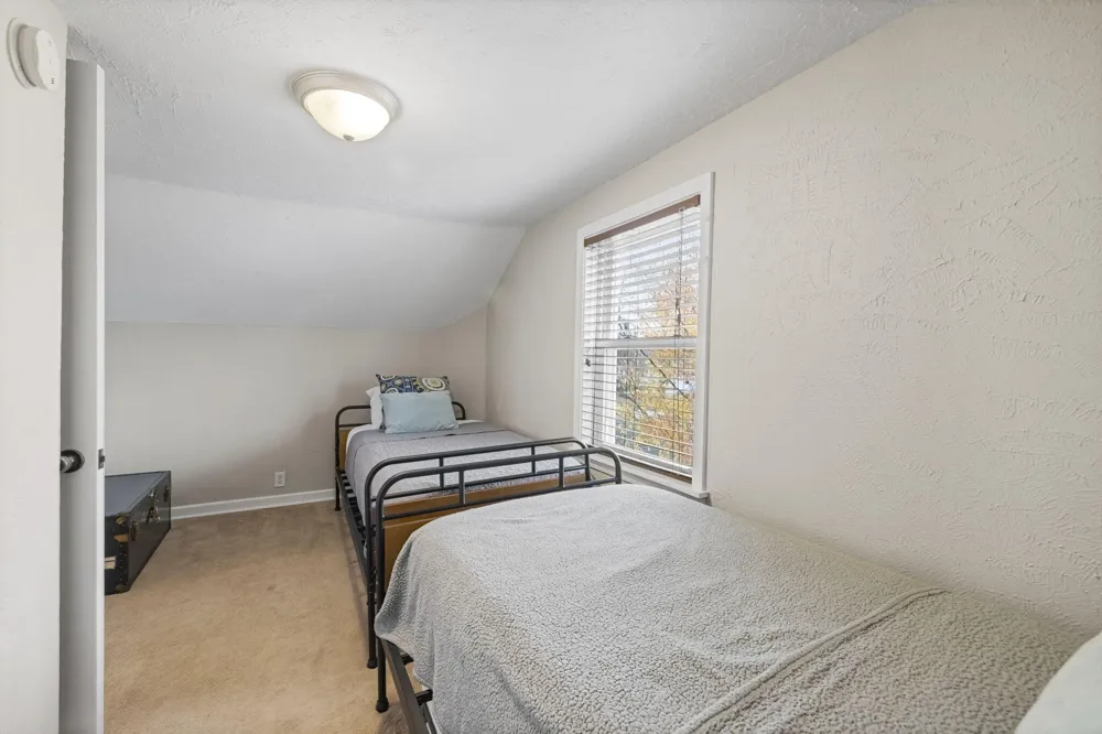 607 Sherwood Avenue Three Oaks, MI 49128