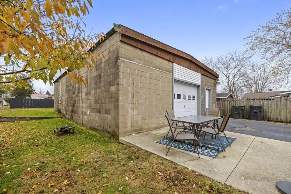 607 Sherwood Avenue Three Oaks, MI 49128