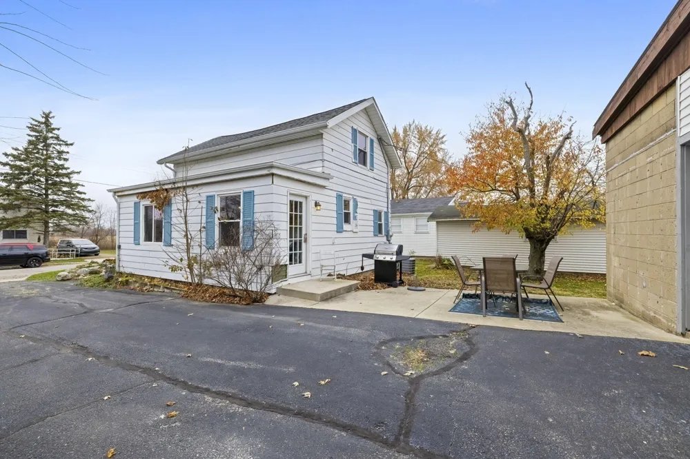 607 Sherwood Avenue Three Oaks, MI 49128