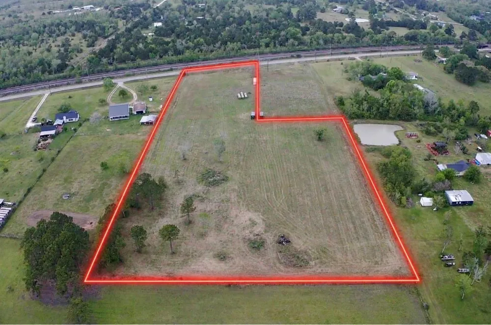 9715 County Road 171 Liverpool, TX 77577