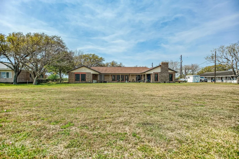 1640 S Virginia Street Port Lavaca, TX 77979