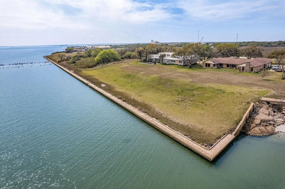 1640 S Virginia Street Port Lavaca, TX 77979