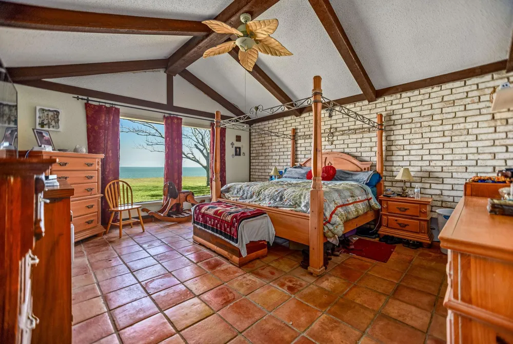1640 S Virginia Street Port Lavaca, TX 77979